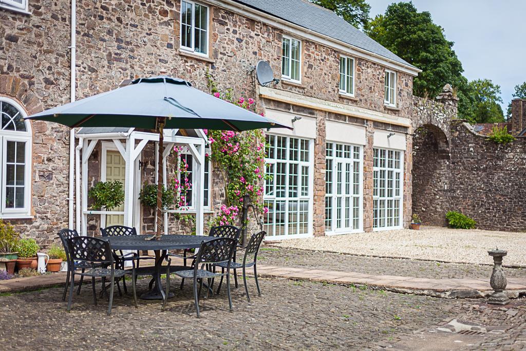 티버튼 Stoodleigh Court Coach House B&B 외부 사진