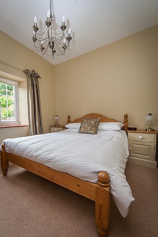 티버튼 Stoodleigh Court Coach House B&B 외부 사진