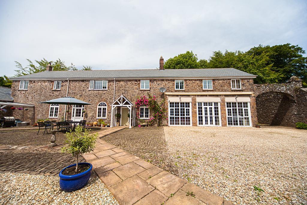 티버튼 Stoodleigh Court Coach House B&B 외부 사진